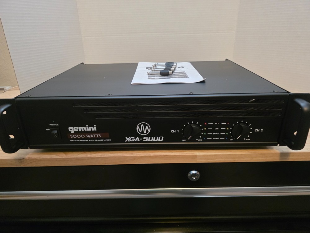 Gemini XGA-5000 Professional Power Amplifier 5000W W/ Power Cable powers on