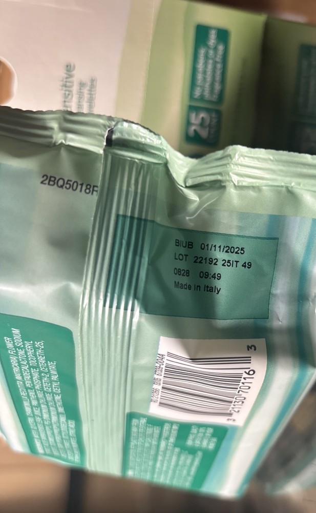 6 Pack Sensitive Cleansing Towelettes Free Shipping !