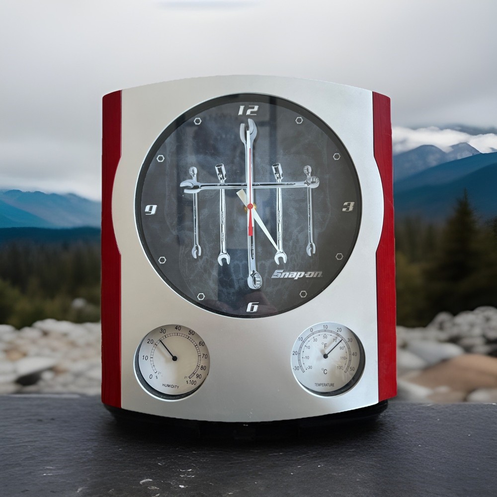 “Snap-on wall clock thermometer hygrometer