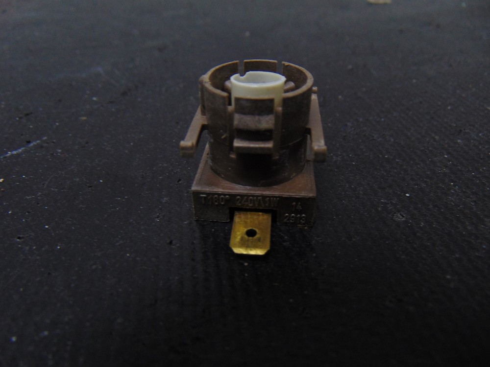 Element Range EER244MSCW Light