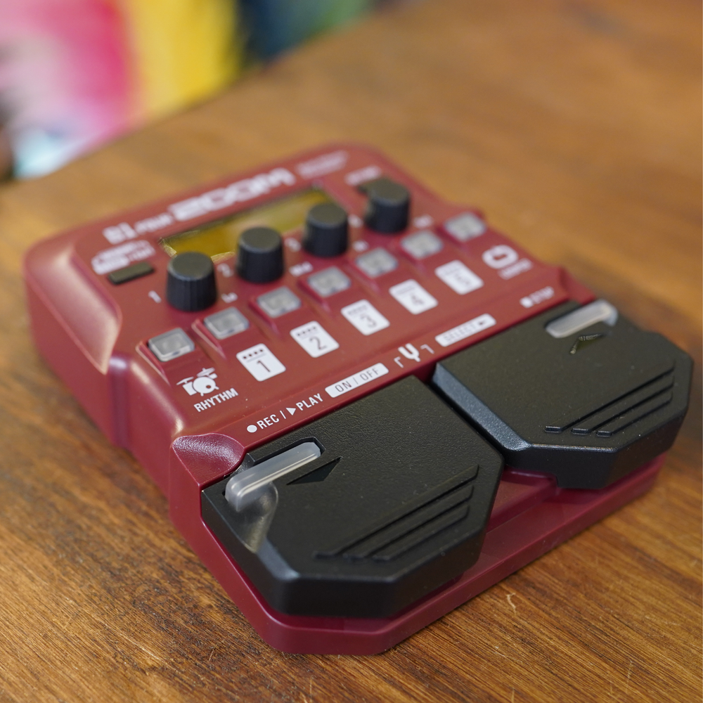 ZOOM B1 FOUR Red Base Multi Effects Processor Pedal Brand New