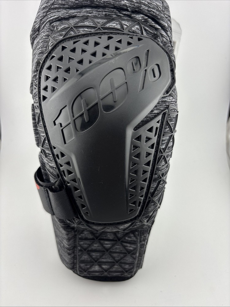 100% Surpass Knee Guard - Heather Gray-Black