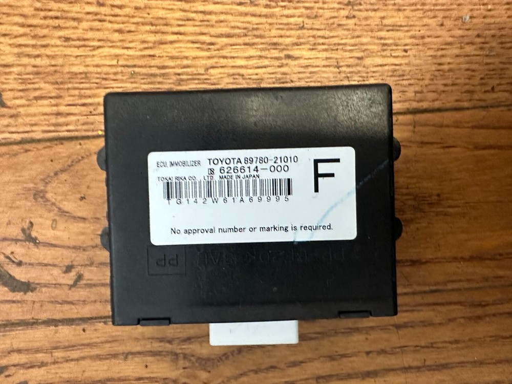 2006 SCION TC OEM A/T Engine Computer Ignition Switch Immobilizer Module w/Key