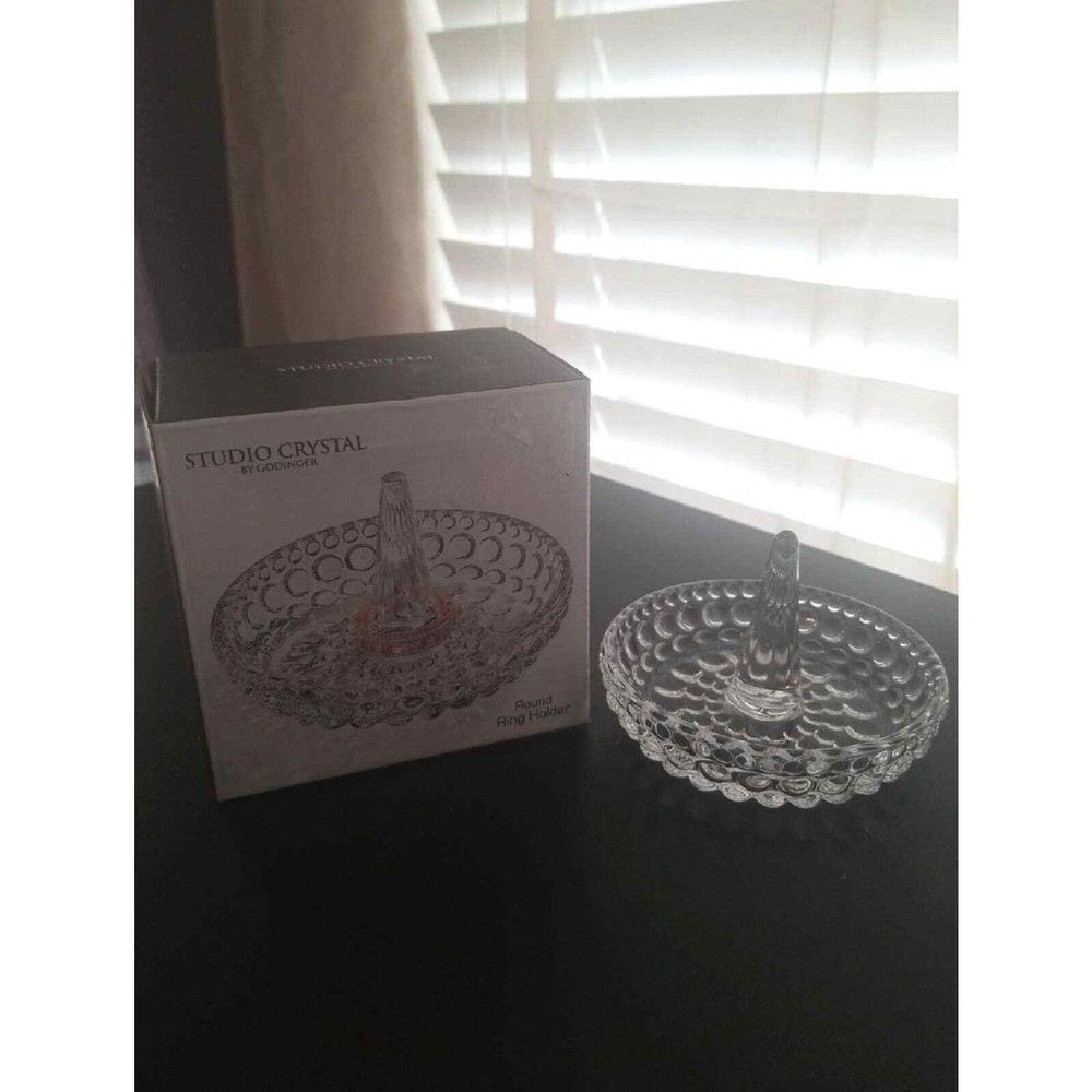 Crystal Round Ring Holder