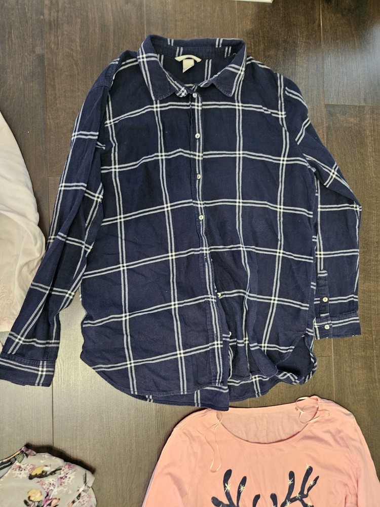⭐(no. 357) Ladies / Women Bundle Size 12 top bundle