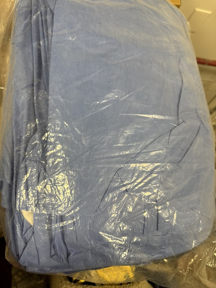 Disposable Isolation Lab Gowns Long Sleeve PPE 14 Count