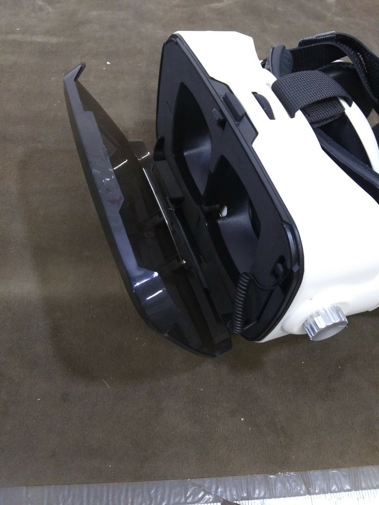 Sharper Image Virtual Reality VR Headset with built in headphones