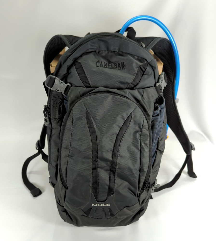CAMELBAK M.U.L.E. Hydration 3L 100oz Black Backpack W/ Bladder & Quick link