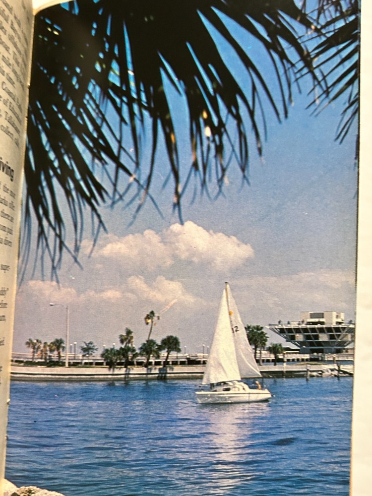 1979 Florida Beach Browsing 1st Edition Booklet 35 Pages