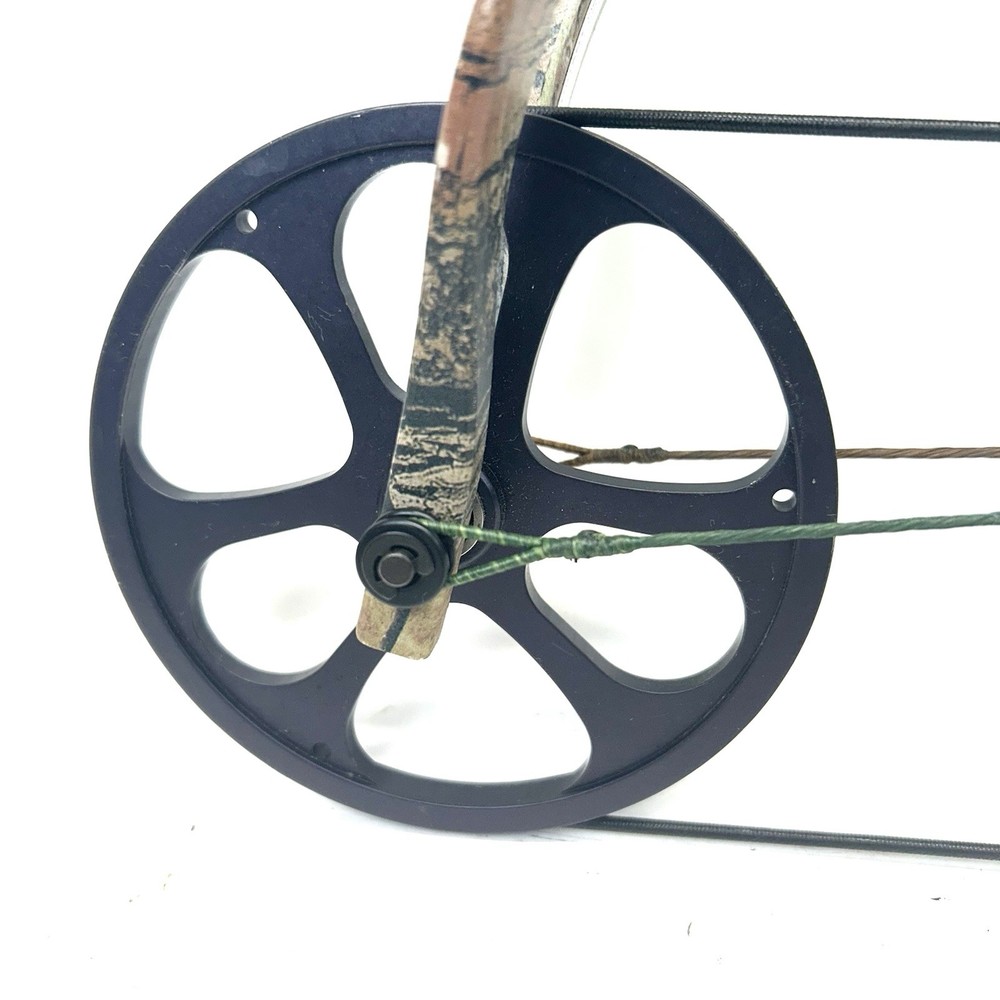 Bear Encounter Bow RH 27-32" / 60lbs.