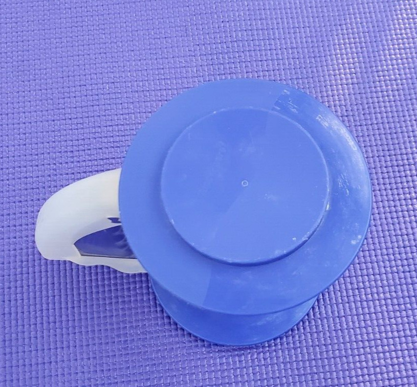 Tupperware Sift N Store Flour Sugar Sifter #3345 Blue