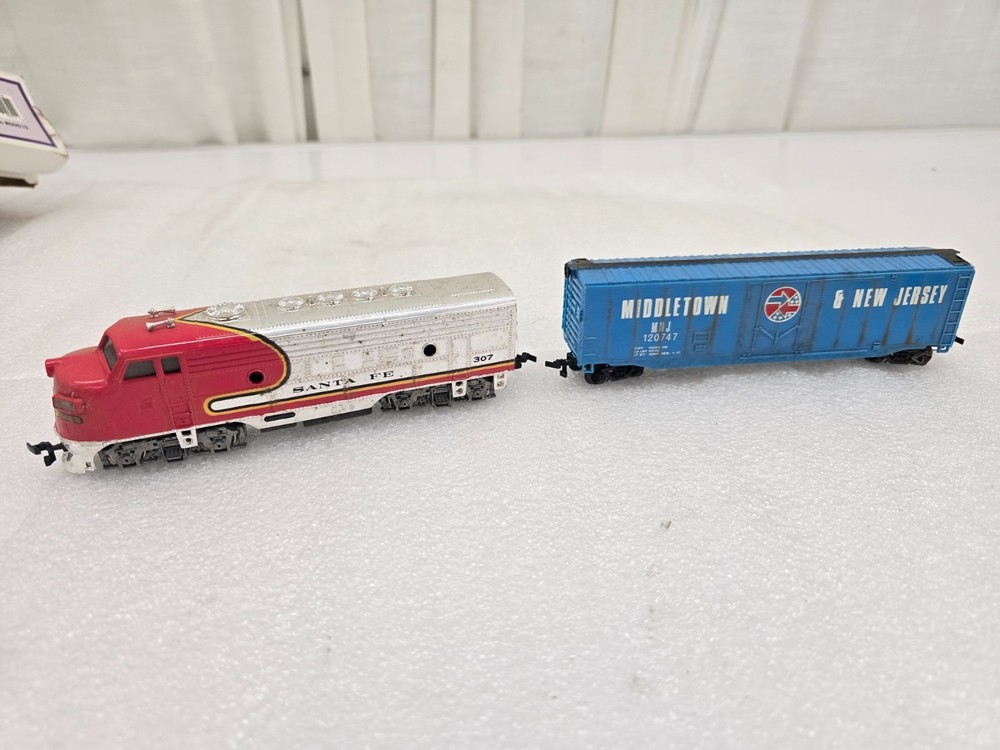 Bachman Galaxy HO Scale Train EZ Track System Read