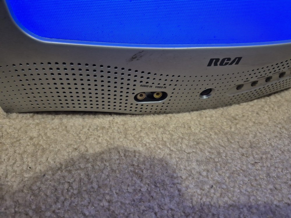 RCA 13" CRT TV E13320 Front RCA Inputs with Remote Retro Gaming Tested Works!