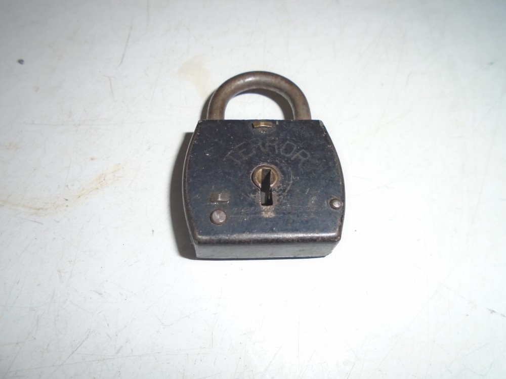 Vintage Terror Yale Padlock Pad Lock Mini No Key!