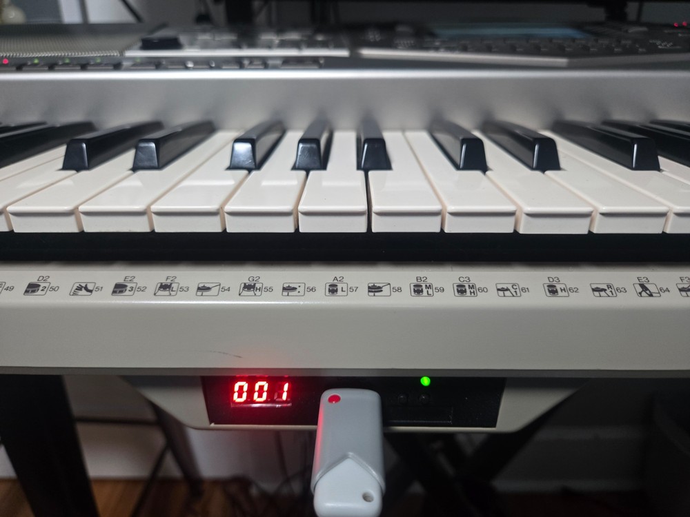 Instruments psr2100 yamaha