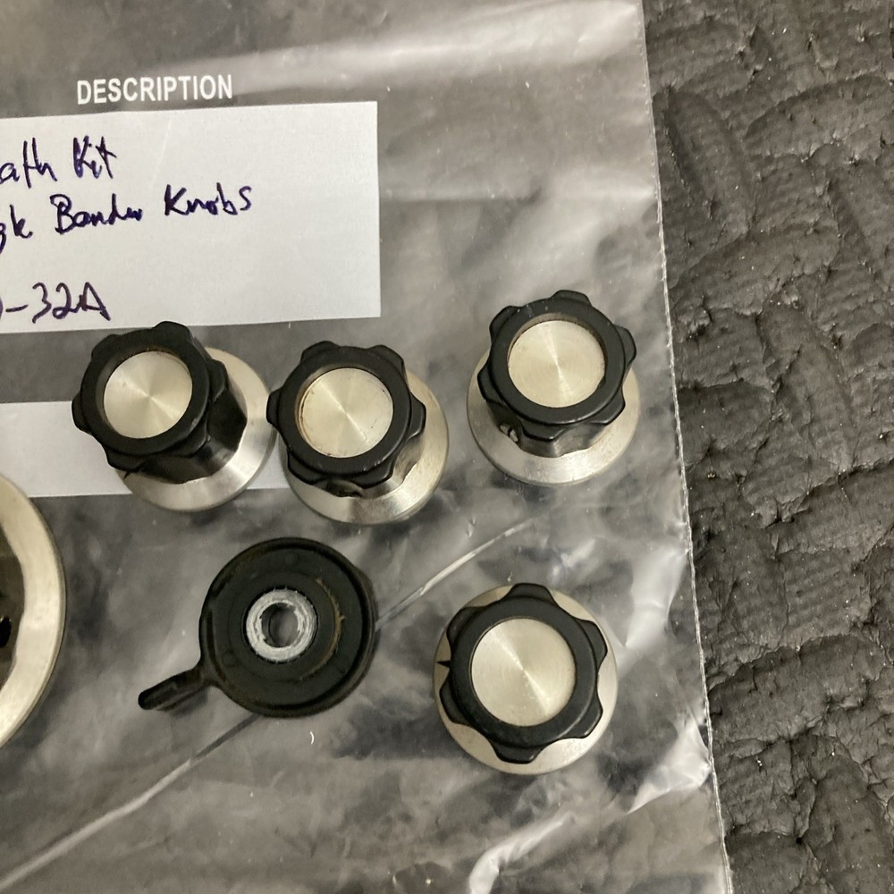 Heathkit HW-32A Knobs