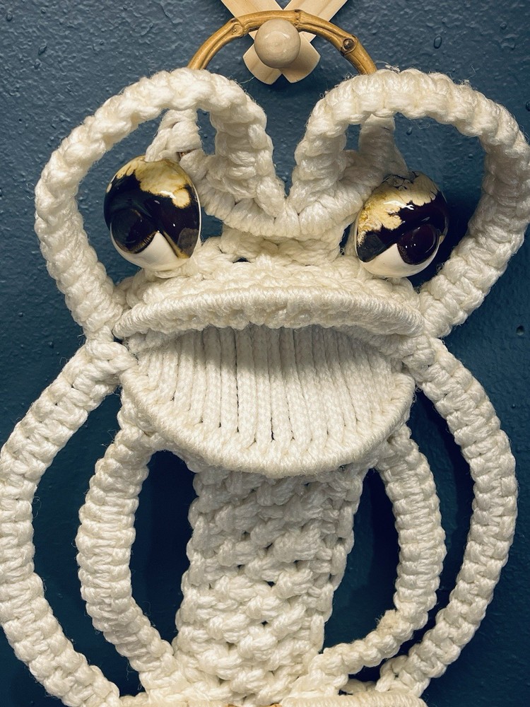 Frog Macrame Hanging Towel Holder White Ceramic Eyes Bamboo Handle Ring Toad 20”