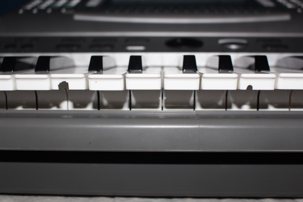 Technics SX KN6500 Digital Keyboard Workstation with extras