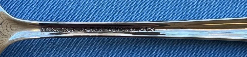 Set 2 Oneida Distinction Deluxe Rembrandt Stainless Steel Solid Serving Spoons