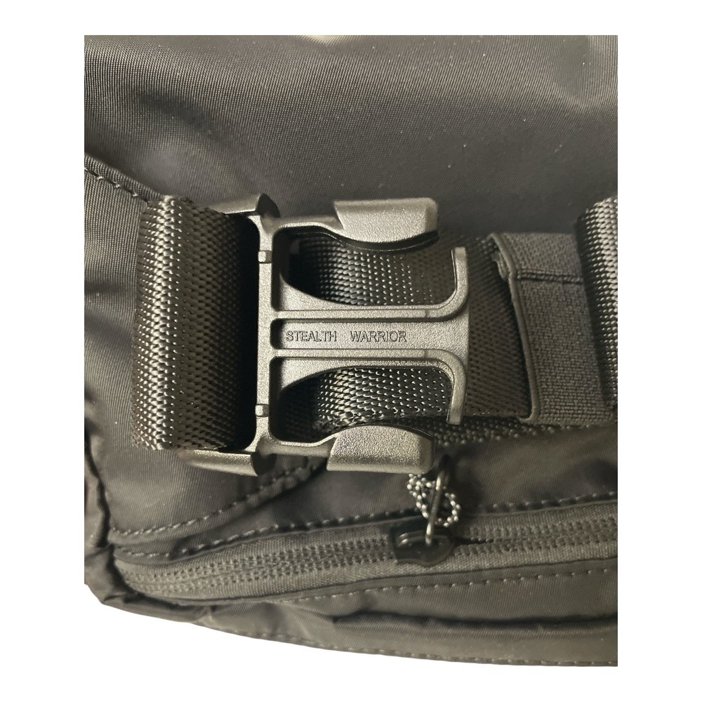 Lululemon Everywhere Belt Bag Large 2L Black with Silver Hardware, New