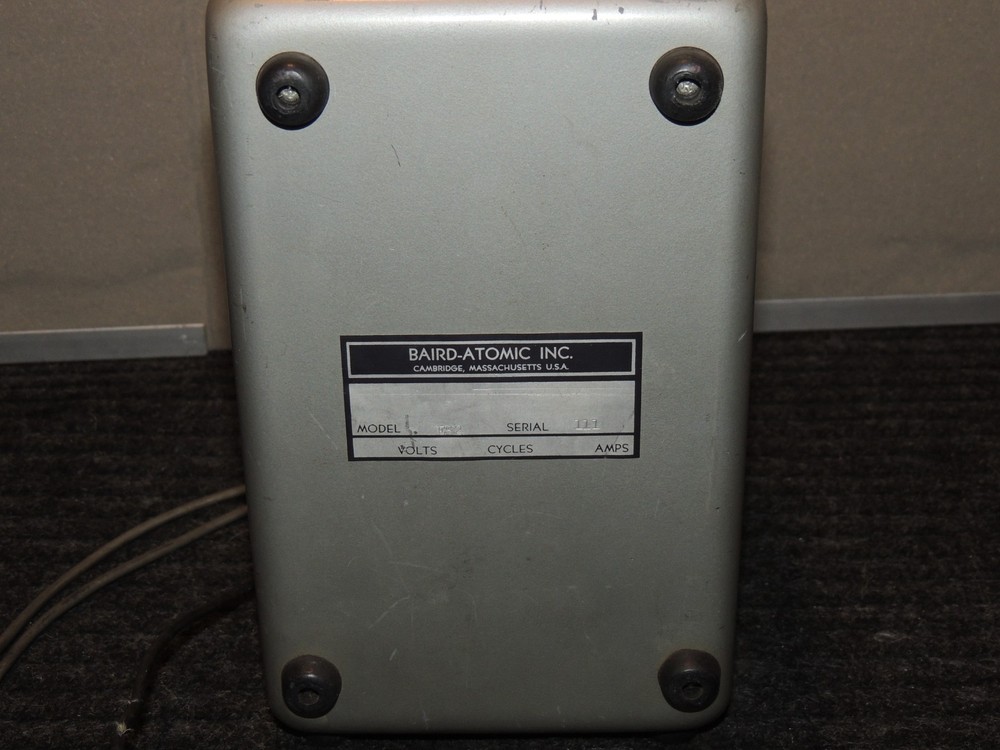 Vintage Baird Atomic Inc D.C. Electronic Voltmeter ES2