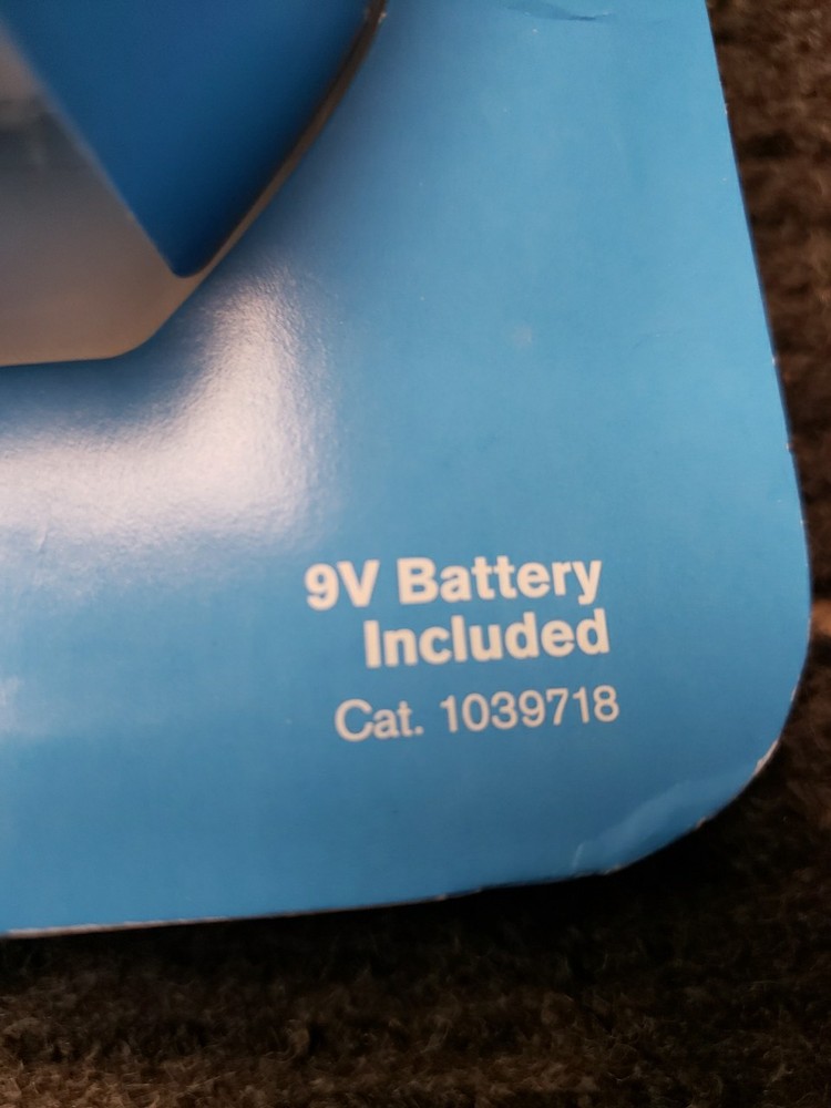 New Sealed First Alert 1039718 CO400 Basic Battery- Carbon Monoxide Alarm