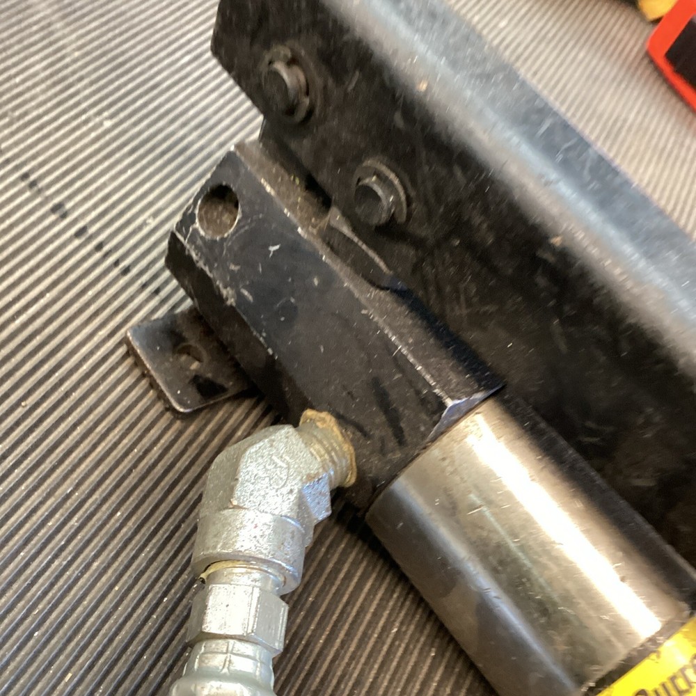 Current Tools hydraulic knockout pump & Ram driver combo punch