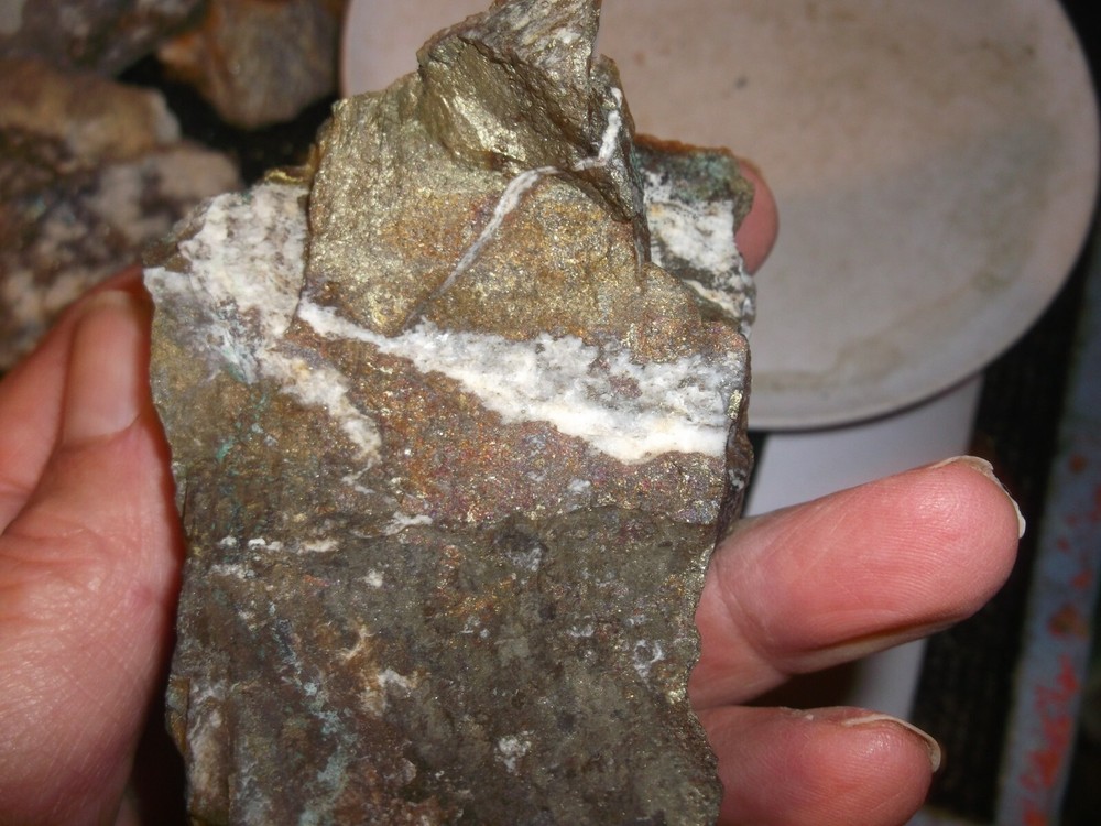 Gold, silver, copper, 324 grams samples ,ore high grade .