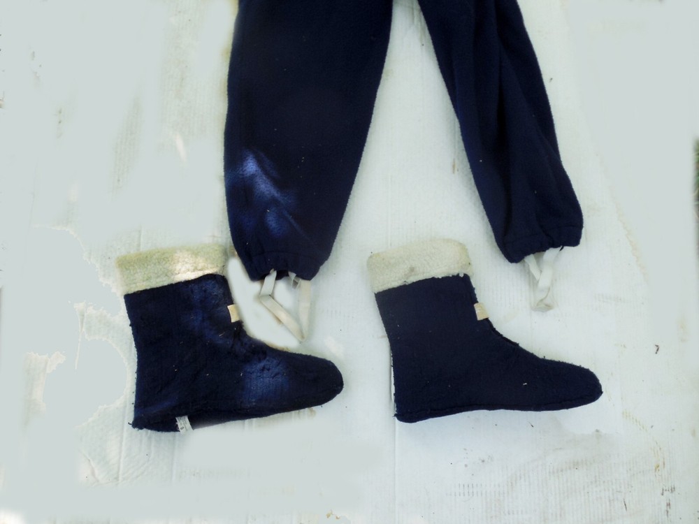 OSS DRYSUIT UNDERGARMENTS PLUS BOOTIES- SIZE MEDIUM