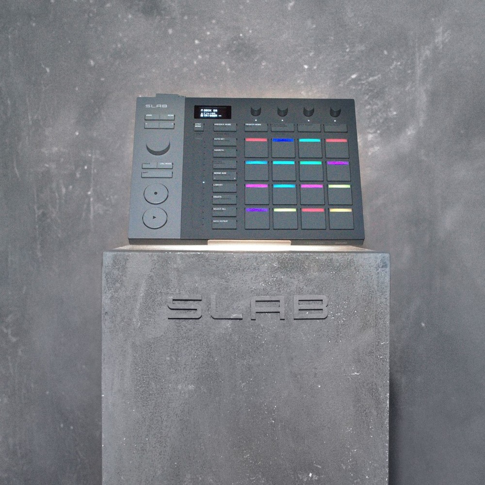 AlphaTheta SLAB Music Production Controller with Case Package