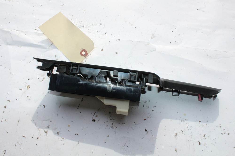 2009-2013 TOYOTA MATRIX FRONT LEFT MASTER WINDOW CONTROL SWITCH R1953