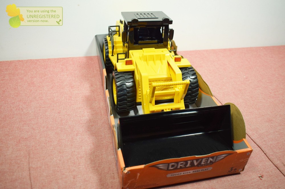 DRIVEN by Battat Midrange Front End Loader