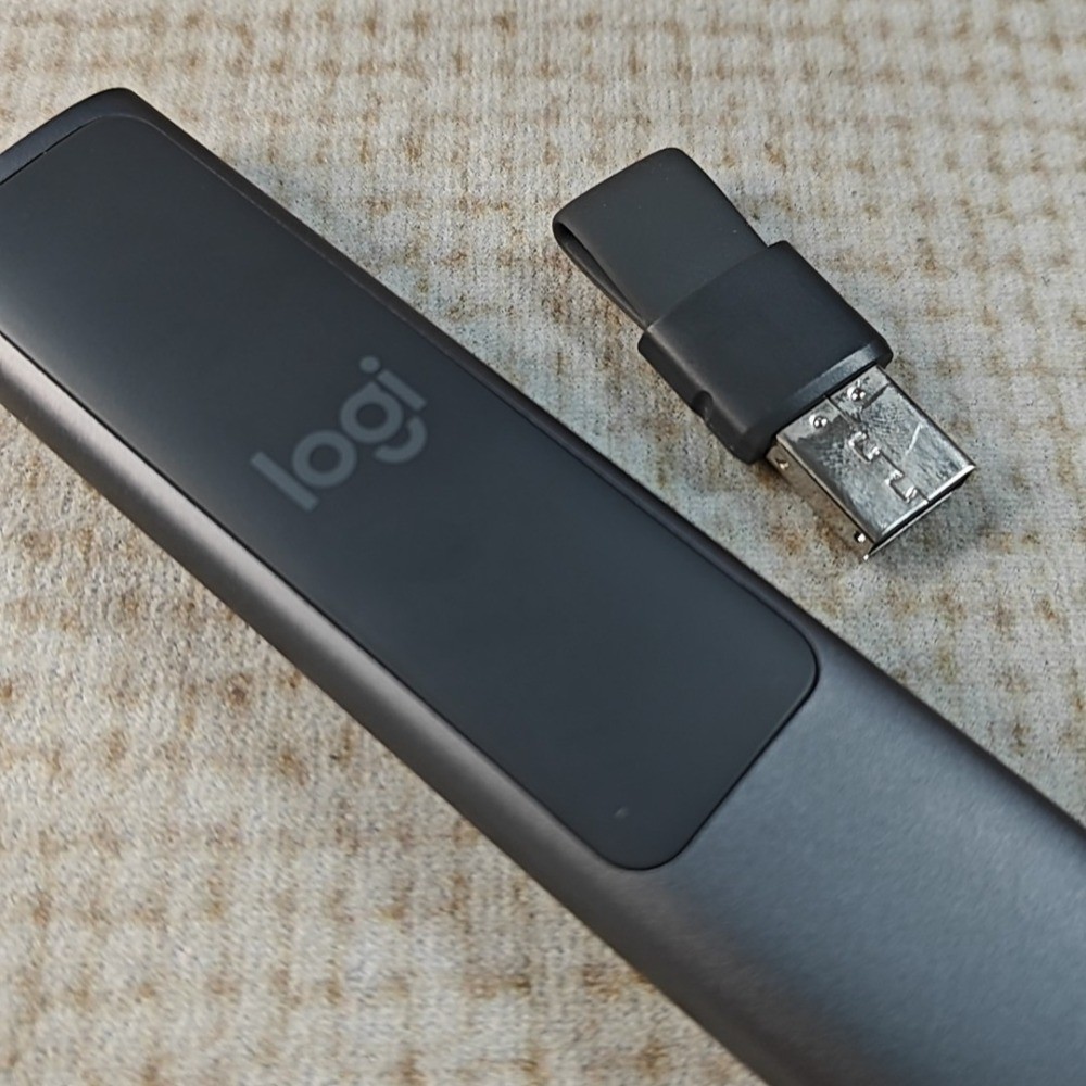 Logitech Spotlight Presentation Remote Advanced Digital Highlighting 95% new