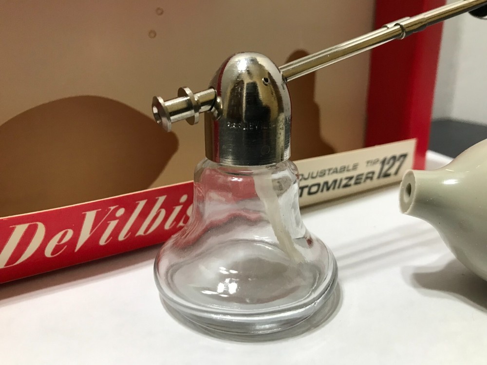 DeVilbiss - Adjustable Tip Glass Bottle Atomizer - Model 127