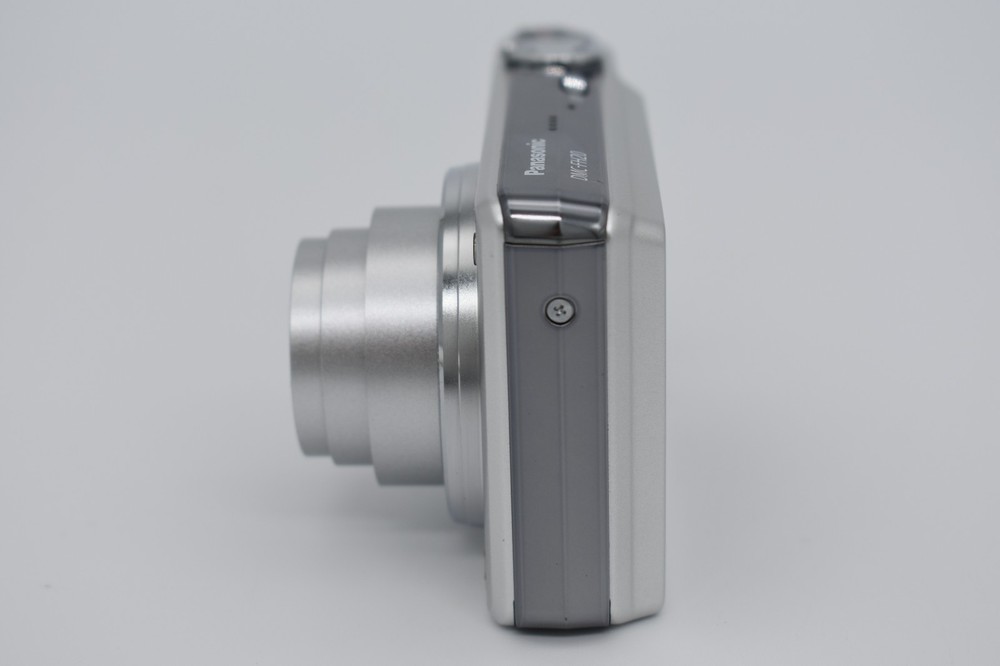 Panasonic LUMIX DMC-FH20 Silver Compact Digital Camera 14.1MP - Bundle Tested