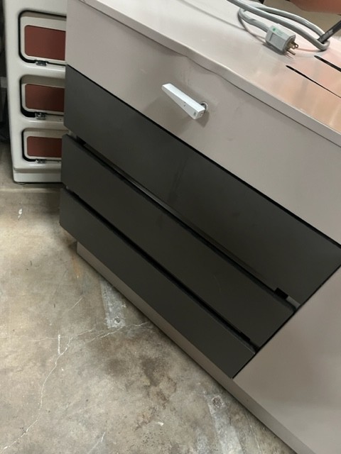 Midmark 104 Exam Table