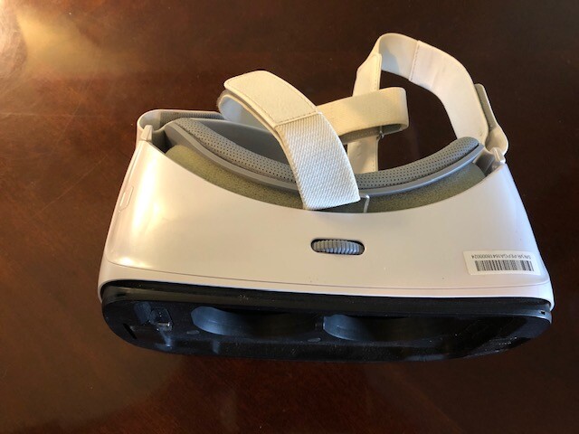 Huawei Virtual Reality VR headset. Leather Strap, Remote - Developers Edition!