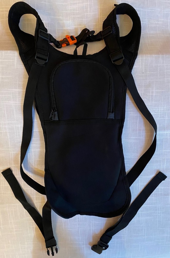 Pinty Hydration Backpack with Water Bag, Pink, 2L Capacity, Excellent Condition