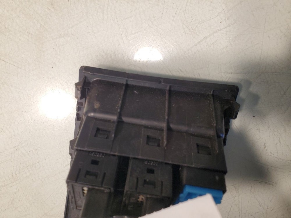 RX450H 2012 Dash Bezel / FUEL AND TAILGATE SWITCH