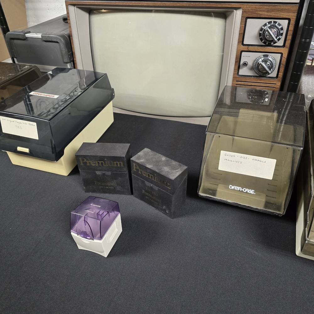 Vintage 5.25" & 3.5" Floppy Disk Software Media CD Storage Box Case Lot!