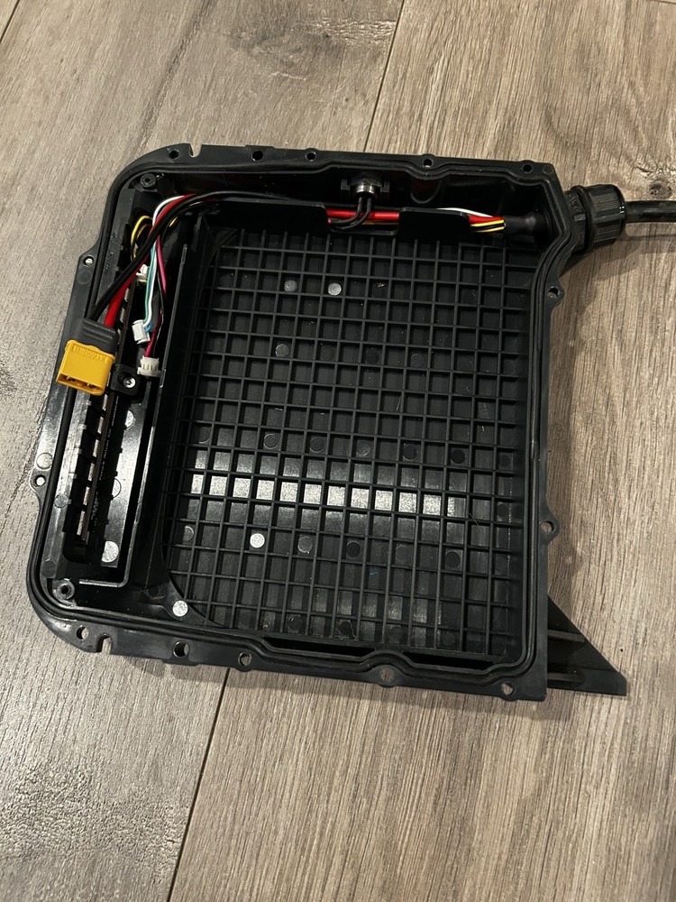 First year Onewheel Pint Controller and Battery Module (No battery Or BMS)
