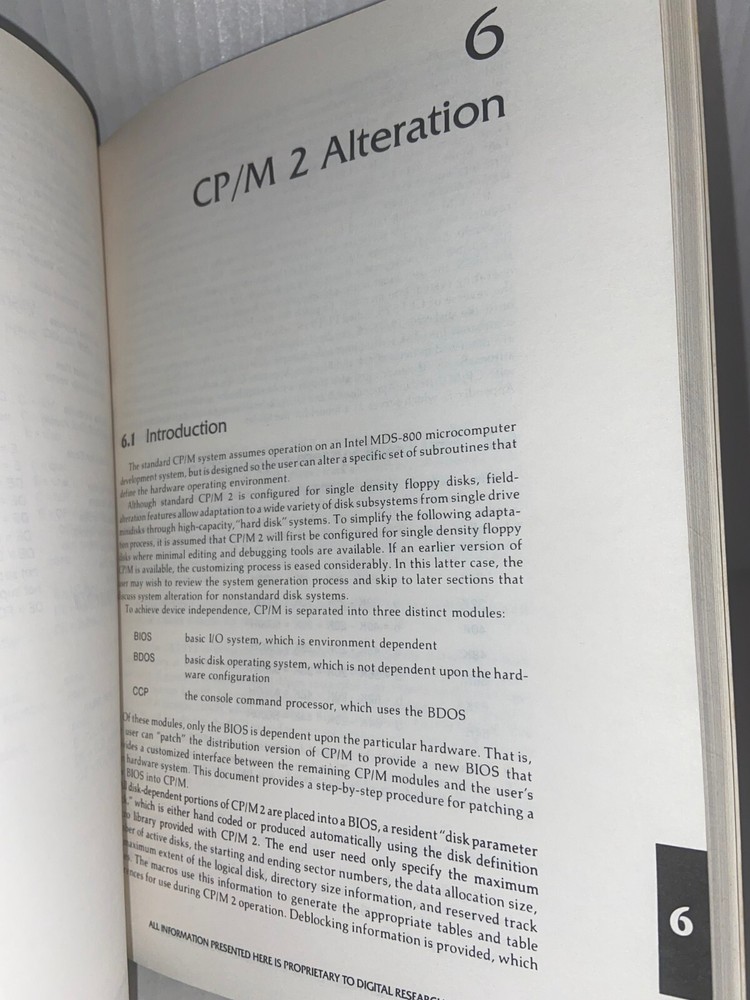 KAYPRO 10 Manual * ORIGINAL * CP/M OPERATING SYSTEM MANUAL 1ST PRINTING 1982 EUC