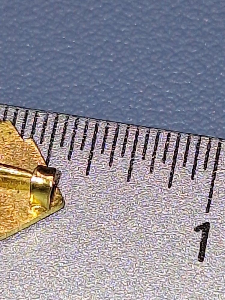 SMALL SACRED HEART LAPEL PIN
