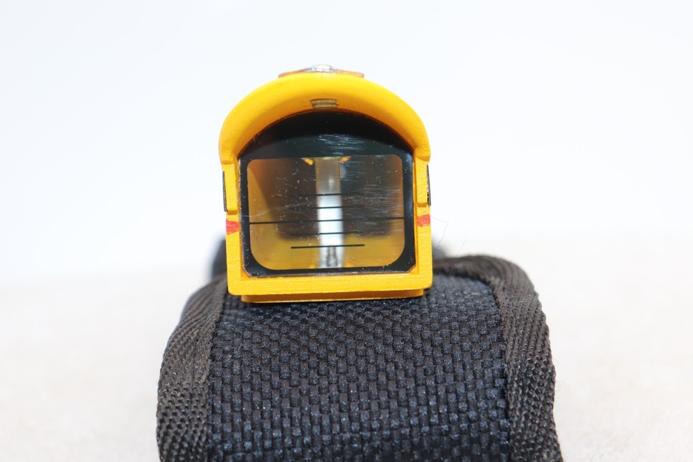 CST/ Berger Sight/Surface Hand Level with Belt Sheath