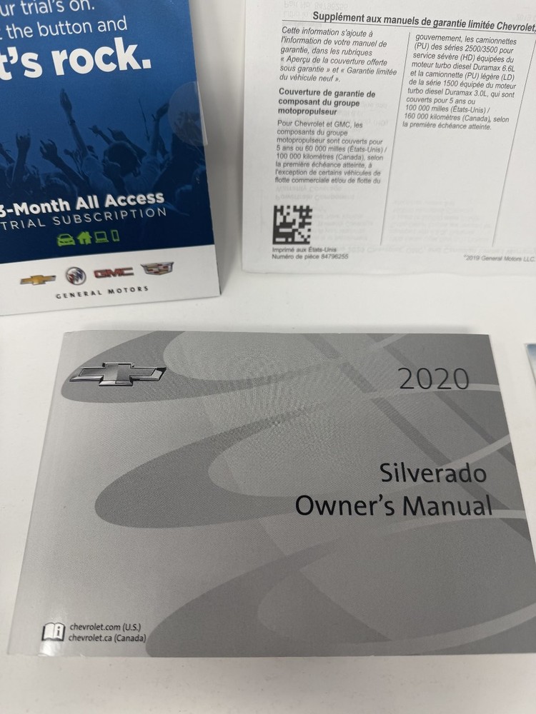 2020 Chevrolet Silverado Owners Manual OEM Set