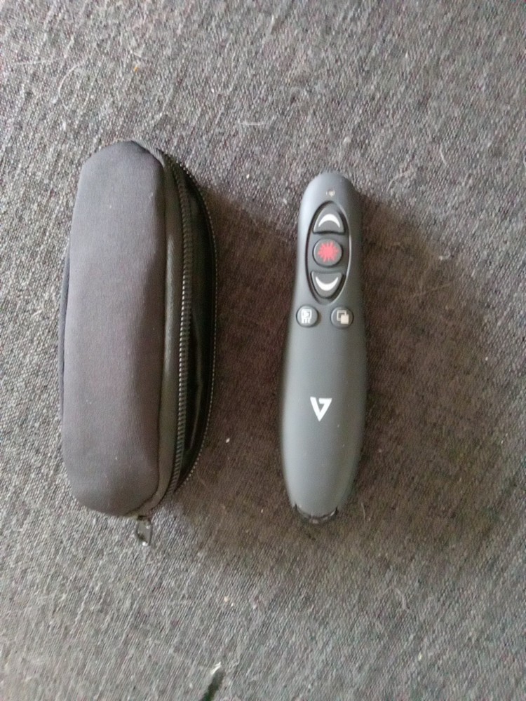 V7 Professional Wireless Presenter Laser Pointer 35Ft. Reach WP100024G19NB