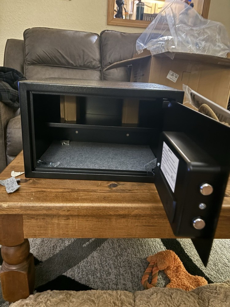 AmazonBasics 1.52 cu ft Black Digital Safe with Key, Adjustable Shelves, 42SAM