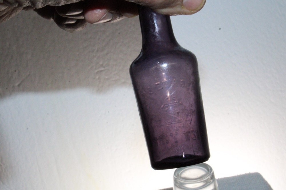 COLGATE & CO BOTTLE NEW YORK PURPLE 4''