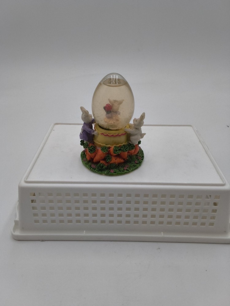 Easter Season Snow Globe Vingage Home Decor