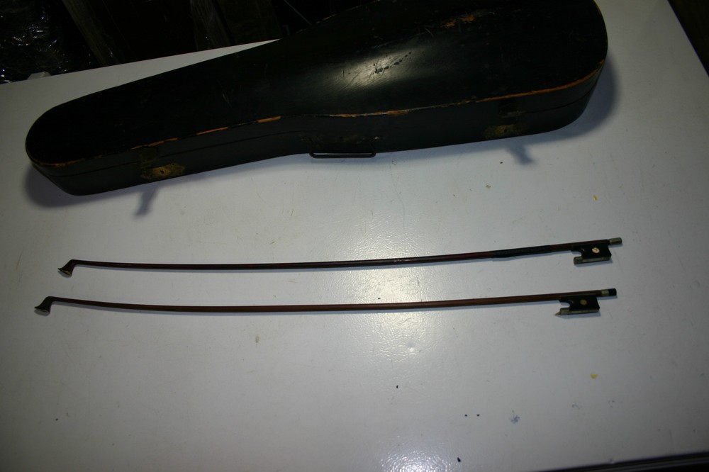 Jacobus Stainer in Absam 1665 Violin w/ 2 Bows